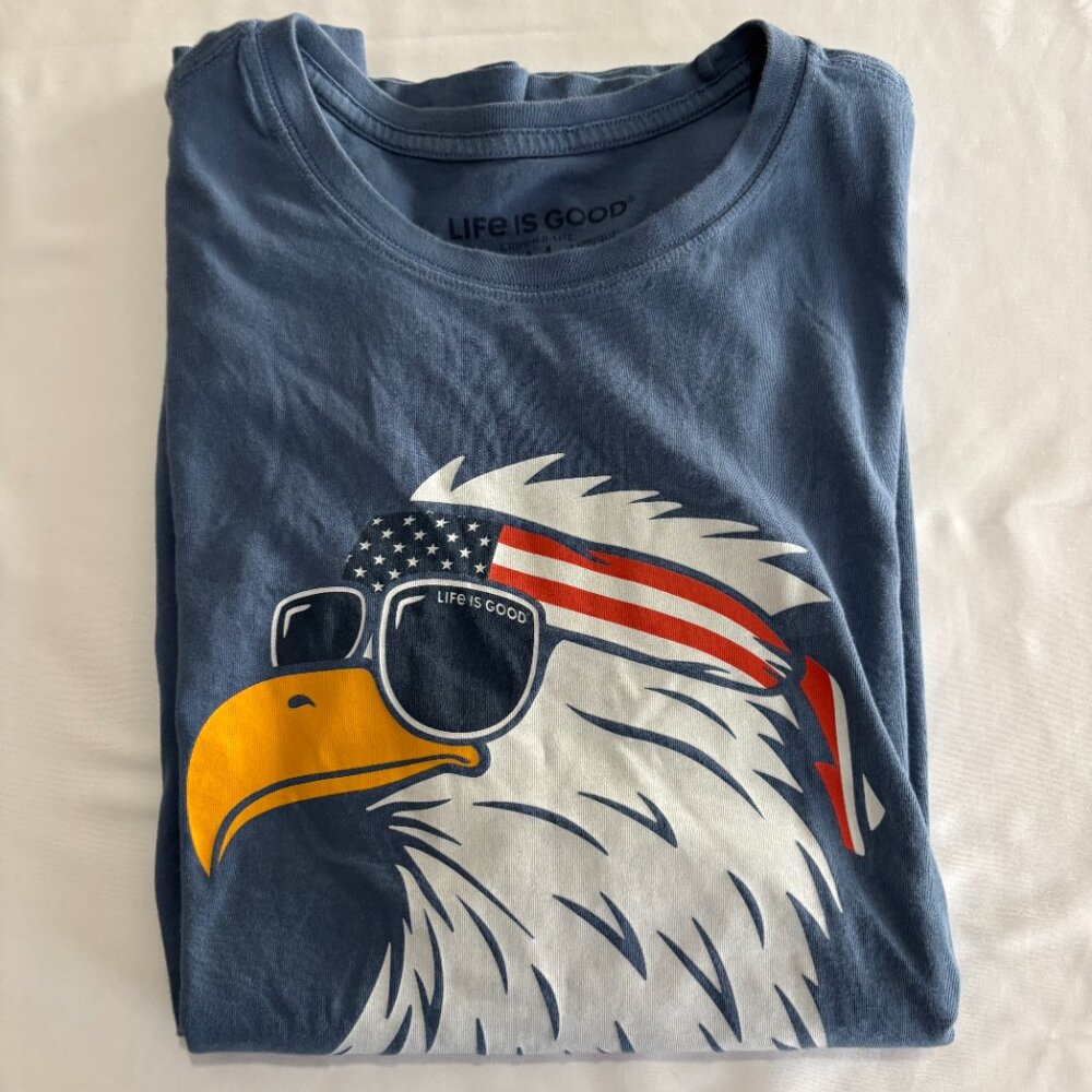 LIFE IS GOOD Crusher Tee PATRIOTIC Bald EAGLE Flag USA Short Sleeve Sz Medium
